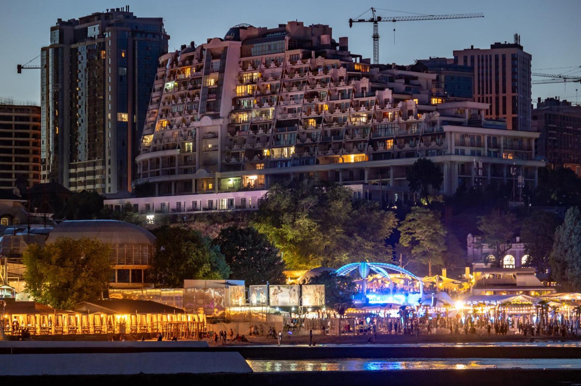 אודסה Arcadia City Apartments מראה חיצוני תמונה